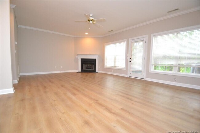 Building Photo - 1507 Poets Glade Dr