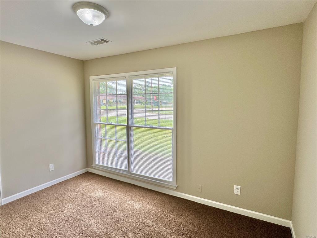 Building Photo - 502 Adler Dr