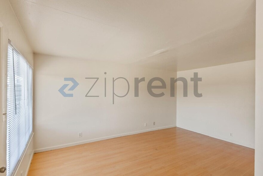 Building Photo - 7630 Lockwood St