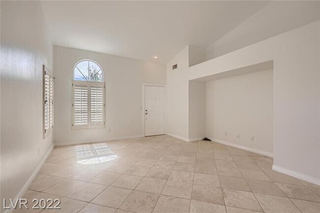 Building Photo - Charming Single-Story Home in Gated Community with Resort-Style Amenities!