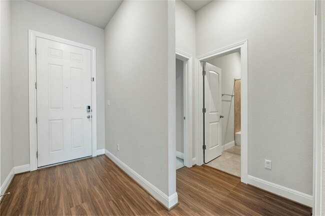 Building Photo - 116 Birkshire Dr