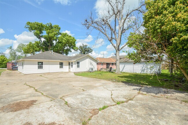 Building Photo - 4708 Los Angeles St