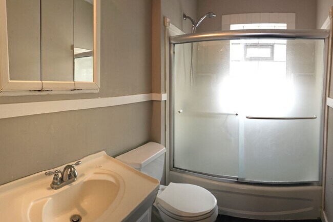 Building Photo - 11301 Florian Ave