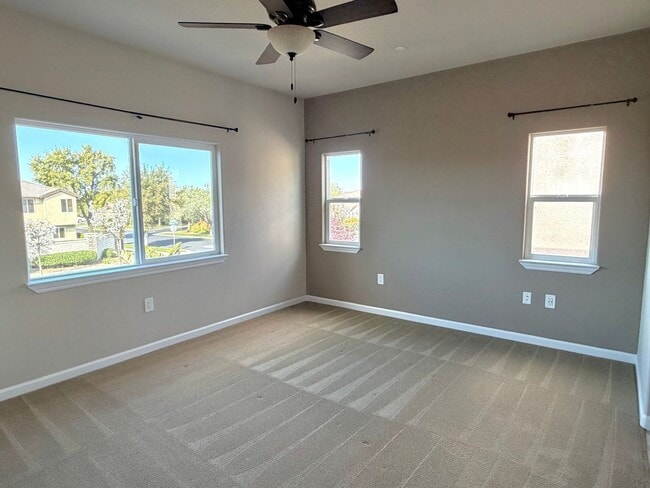 Building Photo - Beautiful Home Ready for Rent!