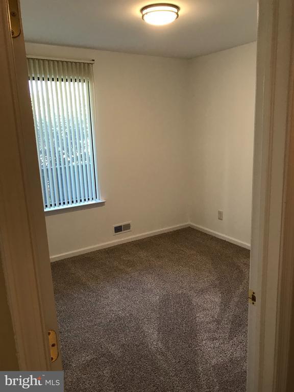 Building Photo - 1833 The Woods II