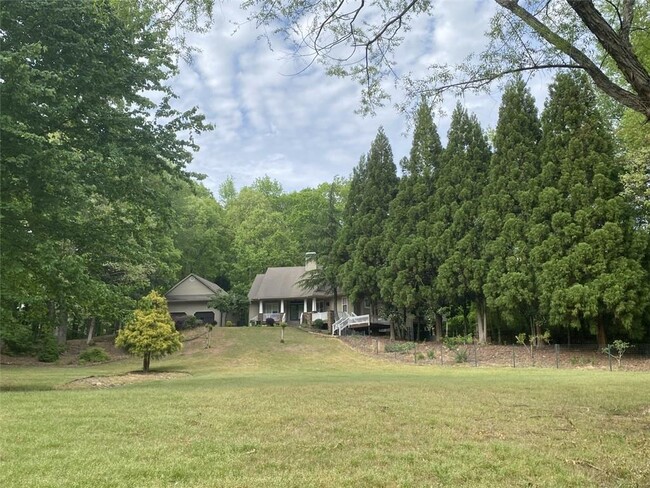 Building Photo - 225 Silver Birch Ct