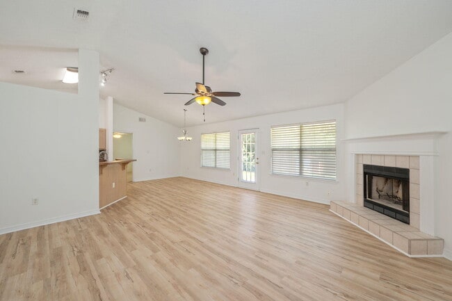 Building Photo - 9750 Parker Lake Cir