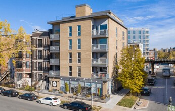 Building Photo - HIGHPOINT Lakeview on Sheffield