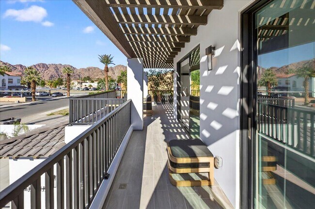 Building Photo - 51116 Avenida Mendoza