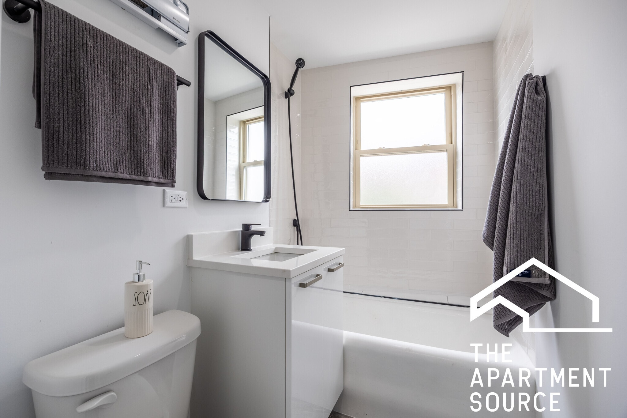 Building Photo - 5651 N Ashland Ave