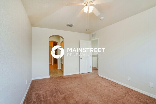 Building Photo - 4 Bedroom Pet-Friendly Home in Fort Myers, FL with Main Street Renewal