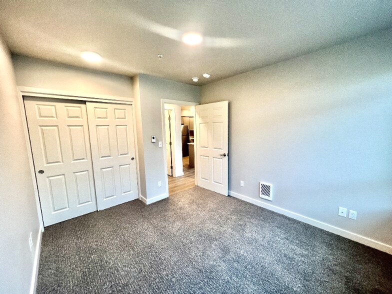 Building Photo - 2330 Yakima Ct