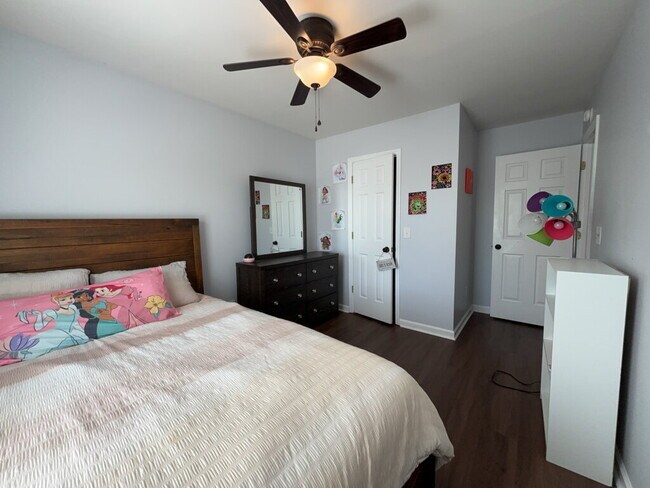 Building Photo - 1009 Ariel Ct