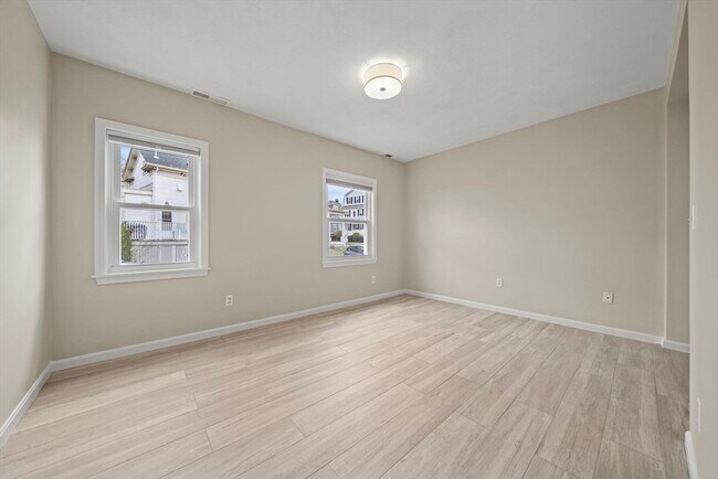 Building Photo - 1 Salem St