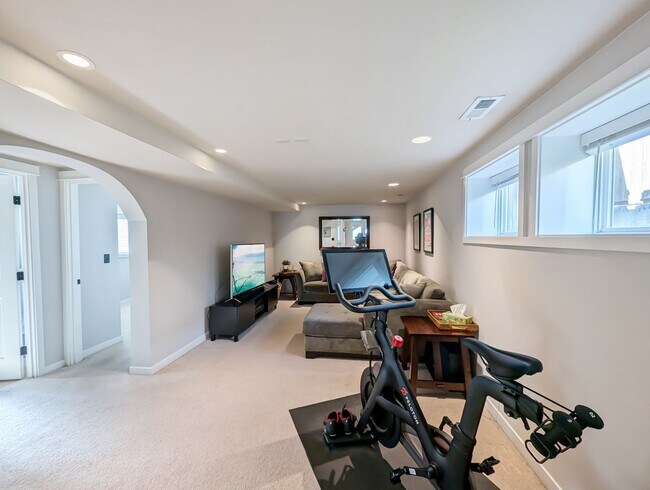 Building Photo - Elegant 3-Bedroom Home with Exceptional Craftsmanship in West Seattle