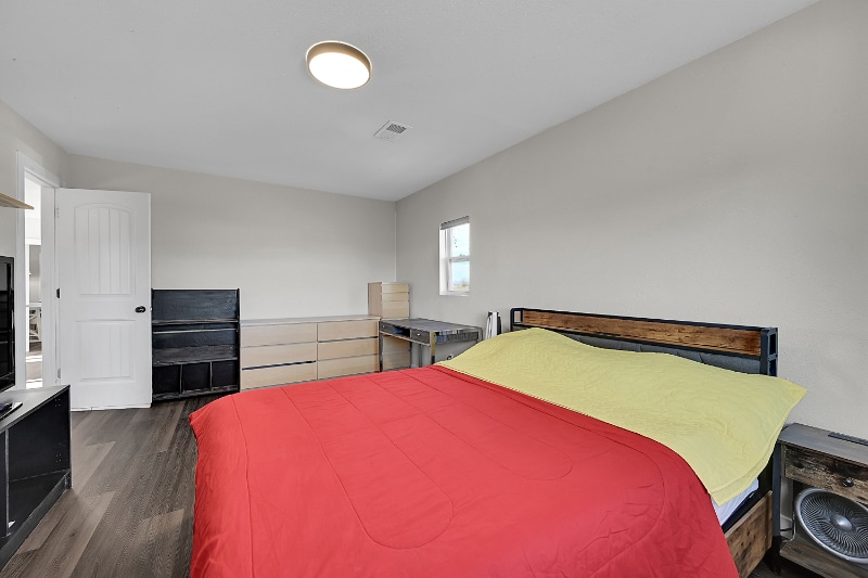 Building Photo - 660 Hickory St