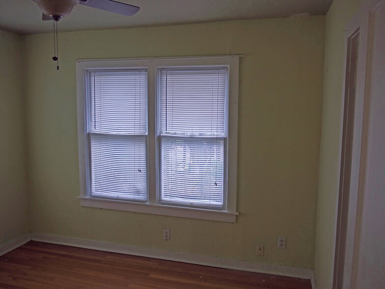 Building Photo - 208 N 8th St