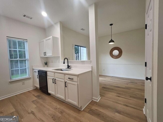 Building Photo - 619 Kenridge Way
