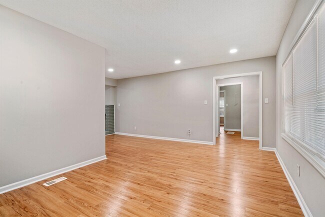 Building Photo - 1004 Tatum Rd