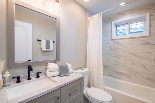 Building Photo - Natural-Light Stunner Near Eastern Market & Potomac Metro