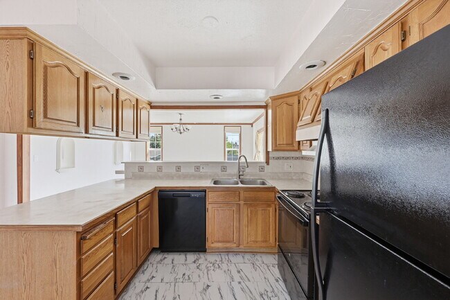 Building Photo - $2,145.95 with $300 off the first month's rent, 4 Beds - 2 Bath, Single Family Home in Colorado S...