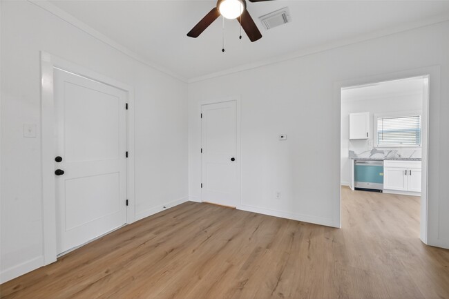 Building Photo - 2202 Hutchins St