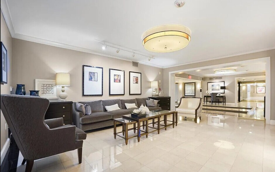 Lobby area 2 - 4601 N Park Ave