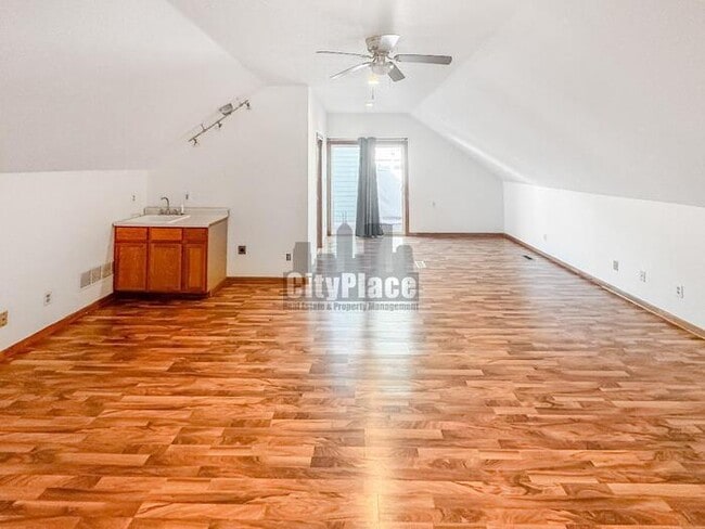 Building Photo - 942 Fayette St