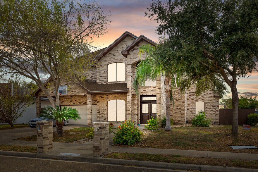 Primary Photo - 4717 Ebony Ave