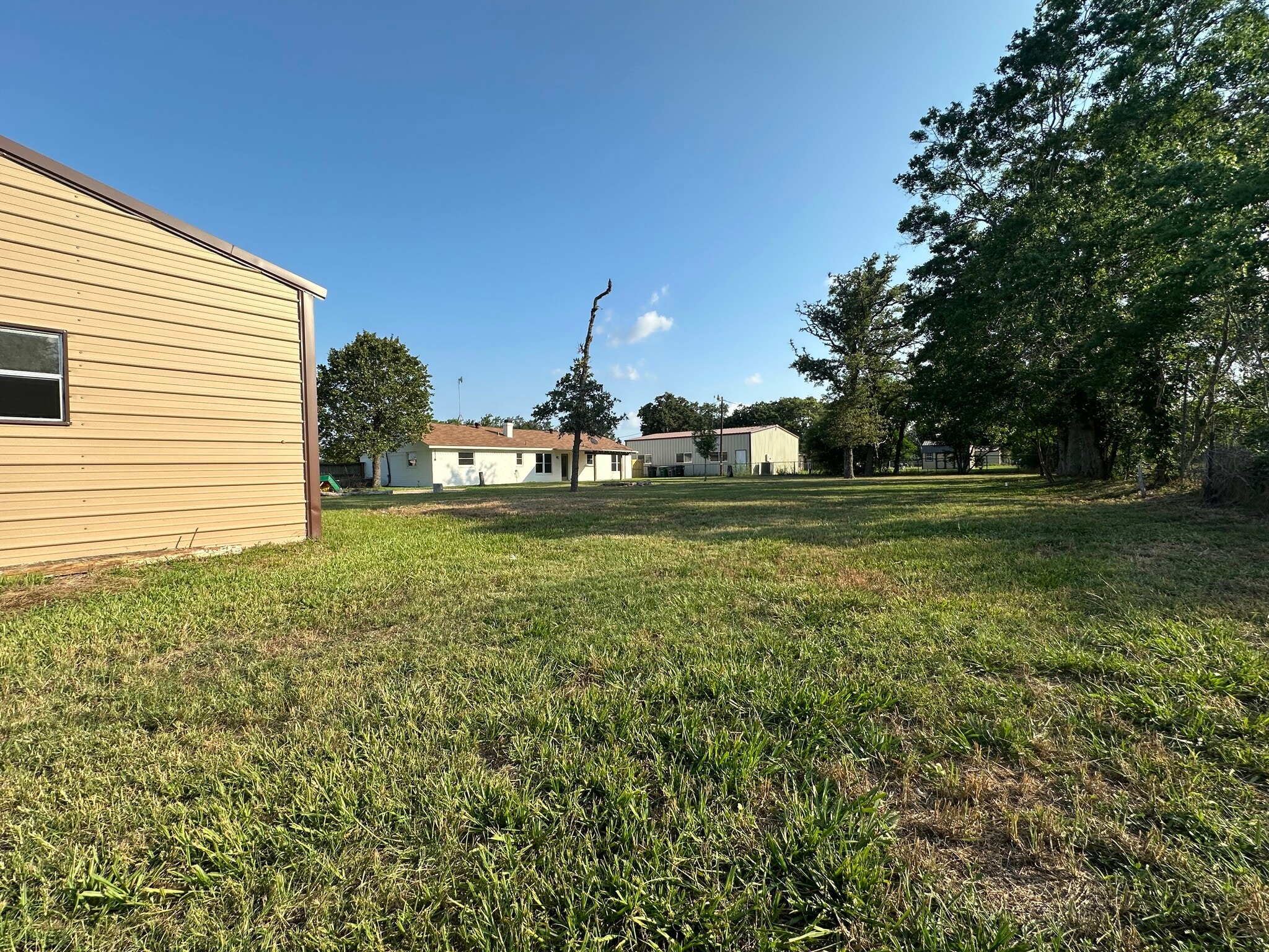 Building Photo - 241 Buck Square St