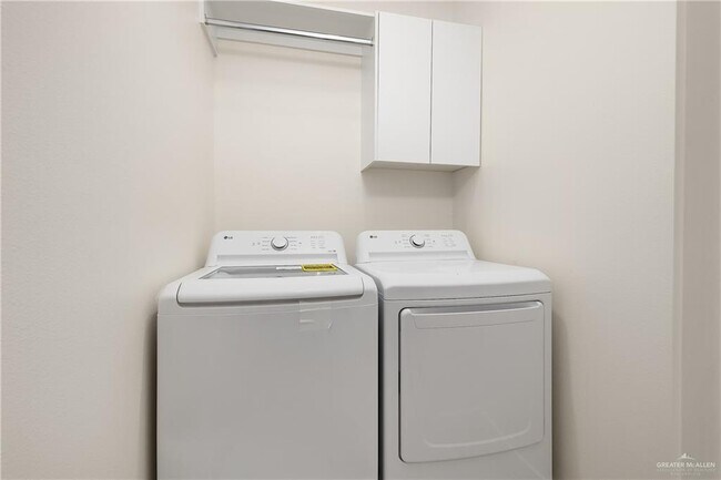 Building Photo - 19 S 25th St