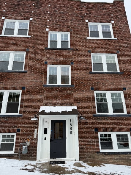 Building Photo - 1388 W 83rd St