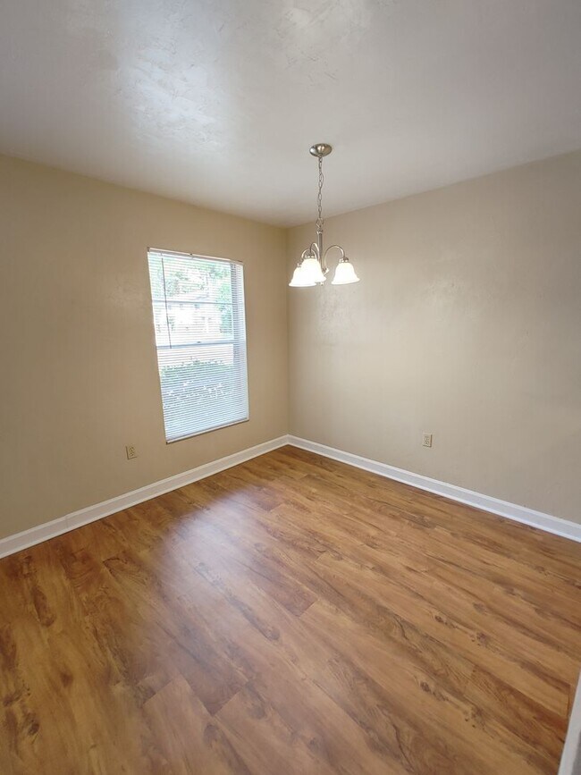 Building Photo - 4025 SW 21st Ln