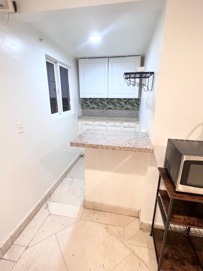 Building Photo - 22924 De Kalb Dr