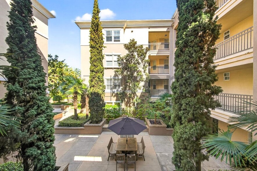 Building Photo - 13075 Pacific Promenade