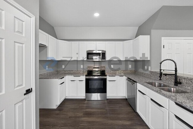 Building Photo - 113 Anderson Ave