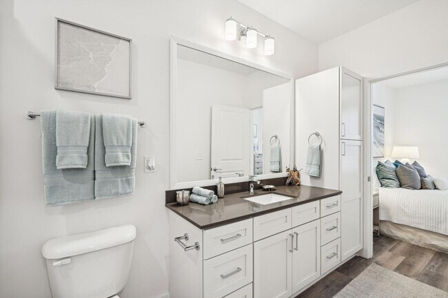 Building Photo - 331 Pickwick Dr