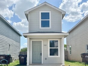 Building Photo - Welcome to the coolest little spot in San Antonio –A Charming Two-Story Tiny House for Rent!