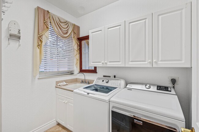 Building Photo - 1468 Mariner Way