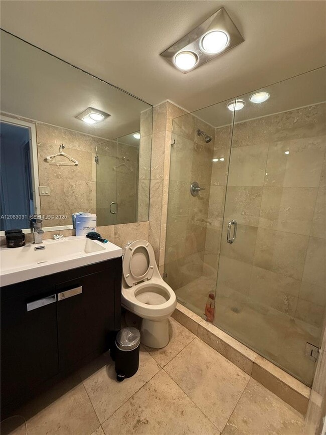 Building Photo - 3375 N Country Club Dr