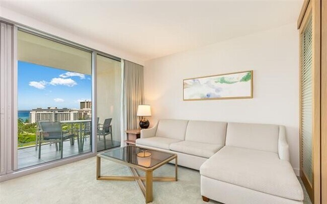 Building Photo - Rarely Available 1 BED / 1 BATH Long-term rental at The Ritz Residences!!