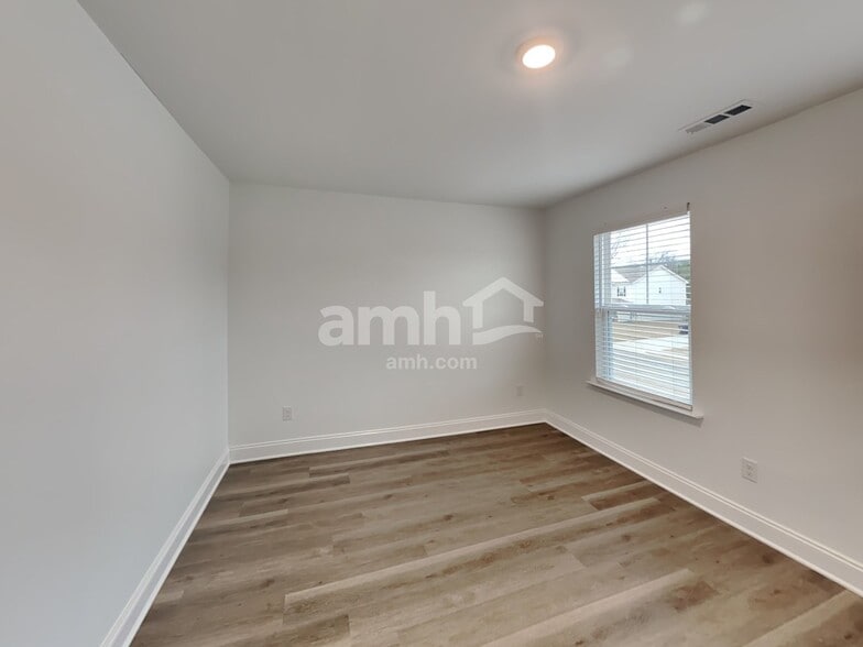 Building Photo - 6019 Rosemore Ln