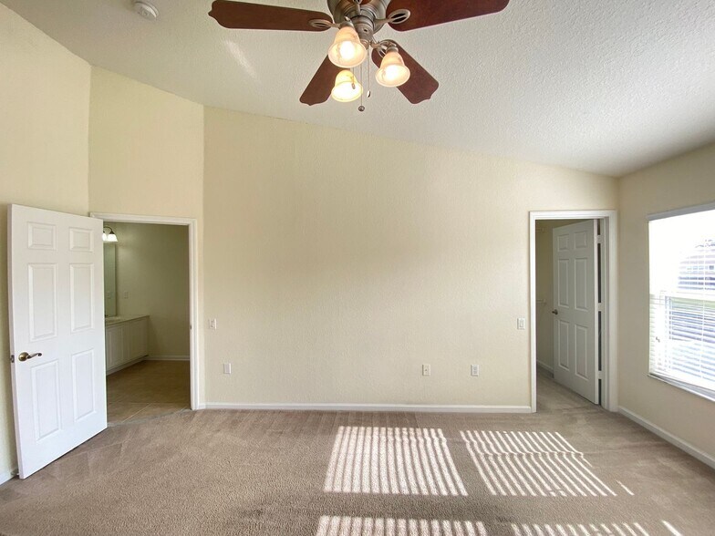 Building Photo - STONEBRIDGE LAKES 3 bed 2 1/2 bath