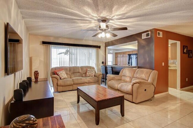 Building Photo - 2610 18th Ave S