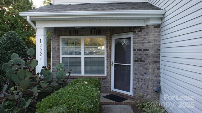 Building Photo - 12027 Stratfield Pl Cir