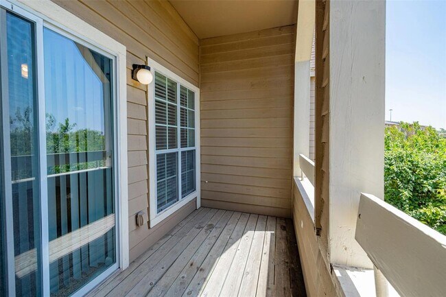 Building Photo - 1773 Wells Branch Pkwy