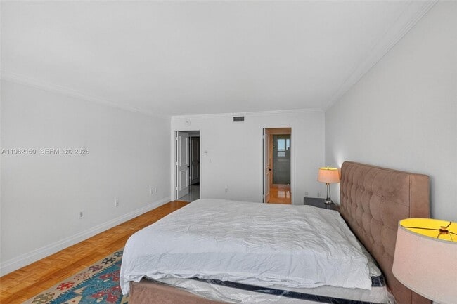 Building Photo - 2 Grove Isle Dr