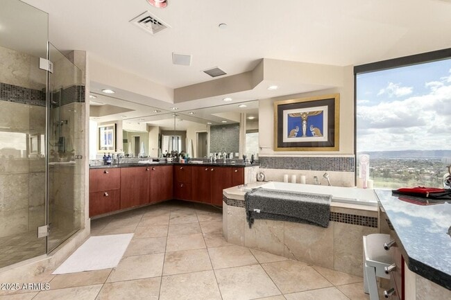 Building Photo - 1040 E Osborn Rd