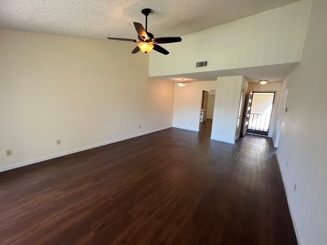 Building Photo - Nice Coronado II model home in Leisure Village 55+ Living