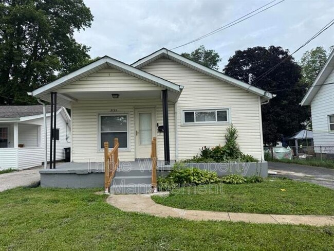 Primary Photo - 3735 Marvin Ave